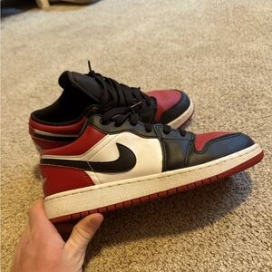 Jordan 1 low red toe